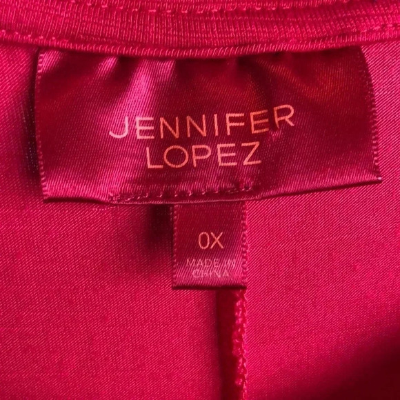 Jenifer Lopez red top with sparkly shoulder line. - Picture 4 of 5